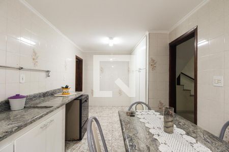 Casa à venda com 470m², 4 quartos e 1 vaga Casa à venda com 470m², 4 quartos e 1 vagaCozinha 2