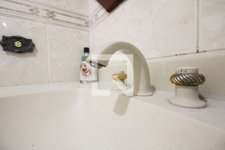 Casa à venda com 470m², 4 quartos e 1 vaga Casa à venda com 470m², 4 quartos e 1 vagaBanheiro Social 1