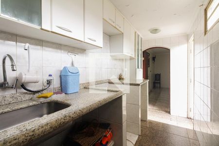 Casa à venda com 470m², 4 quartos e 1 vaga Casa à venda com 470m², 4 quartos e 1 vagaCozinha 1