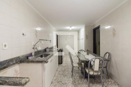 Casa à venda com 470m², 4 quartos e 1 vaga Casa à venda com 470m², 4 quartos e 1 vagaCozinha 2
