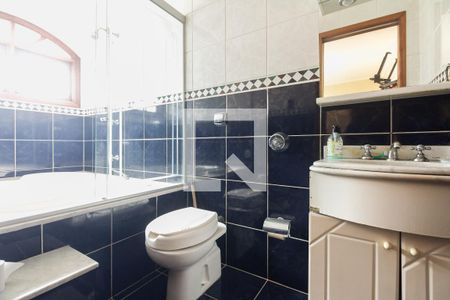 Casa à venda com 470m², 4 quartos e 1 vaga Casa à venda com 470m², 4 quartos e 1 vagaBanheiro Suíte