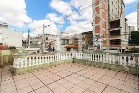 Casa à venda com 470m², 4 quartos e 1 vaga Casa à venda com 470m², 4 quartos e 1 vagaTerraço