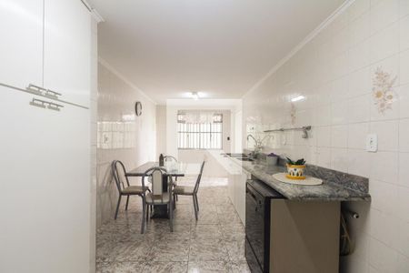 Casa à venda com 470m², 4 quartos e 1 vaga Casa à venda com 470m², 4 quartos e 1 vagaCozinha 2