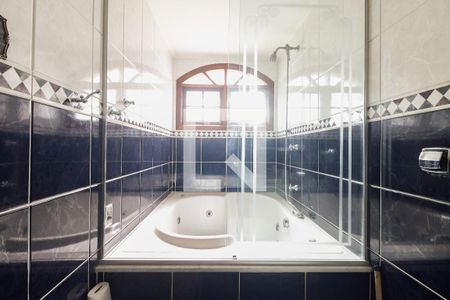 Casa à venda com 470m², 4 quartos e 1 vaga Casa à venda com 470m², 4 quartos e 1 vagaBanheiro Suíte