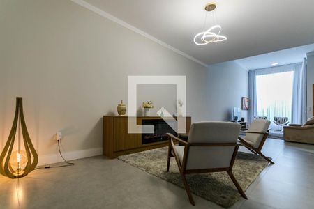 Sala 2 de casa para alugar com 3 quartos, 500m² em Vila Oliveira, Mogi das Cruzes