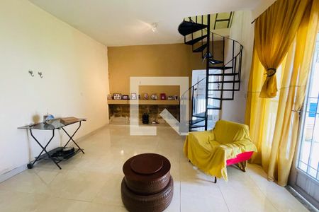 Sala de casa para alugar com 3 quartos, 700m² em Jardim Primavera, Duque de Caxias
