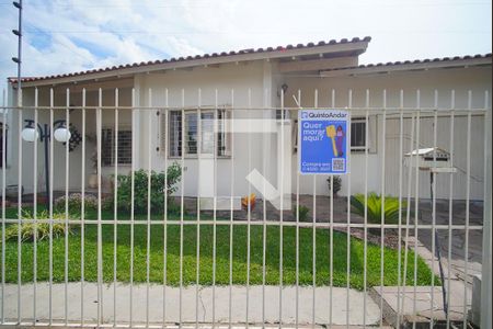 Casa à venda com 210m², 2 quartos e 4 vagas Casa à venda com 210m², 2 quartos e 4 vagasFachada