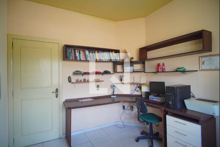 Casa à venda com 210m², 2 quartos e 4 vagas Casa à venda com 210m², 2 quartos e 4 vagasEscritório