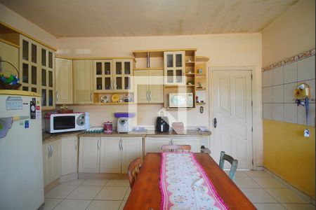 Casa à venda com 210m², 2 quartos e 4 vagas Casa à venda com 210m², 2 quartos e 4 vagasCozinha