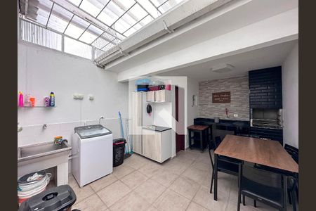 Casa à venda com 134m², 2 quartos e 1 vagaÁrea de Serviço