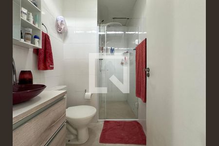 Casa à venda com 134m², 2 quartos e 1 vagaBanheiro