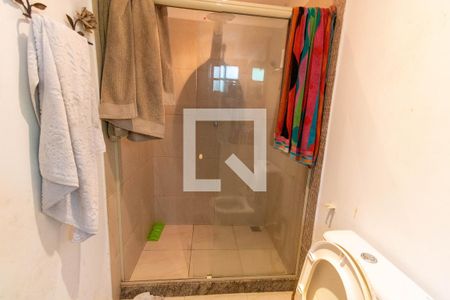 Casa à venda com 400m², 7 quartos e 5 vagasBanheiro da Suíte externa