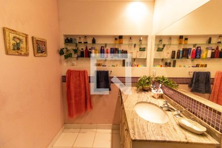 Casa à venda com 400m², 7 quartos e 5 vagasBanheiro da Suíte 1