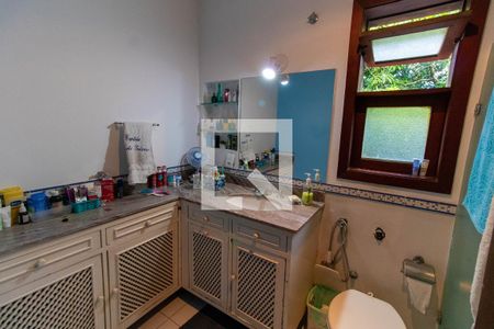 Casa à venda com 400m², 7 quartos e 5 vagasBanheiro da Suíte 2