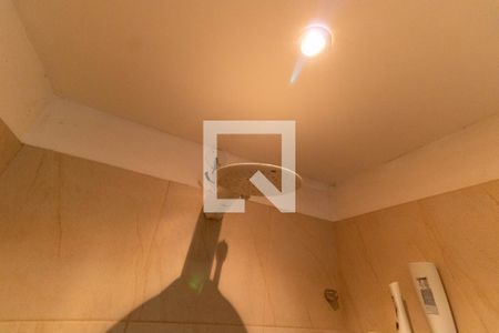 Casa à venda com 400m², 7 quartos e 5 vagasChuveiro da Suíte externa