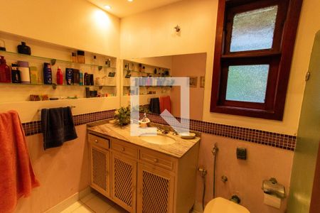 Casa à venda com 400m², 7 quartos e 5 vagasBanheiro da Suíte 1