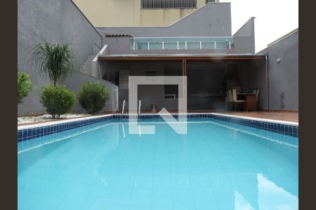 Casa para alugar com 392m², 5 quartos e 6 vagasÁrea comum - Piscina