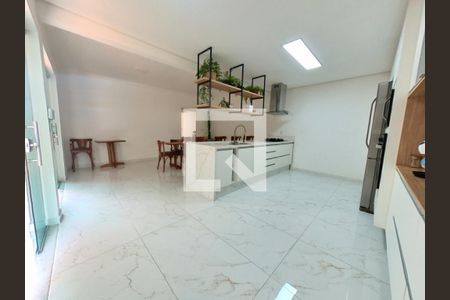 Casa para alugar com 392m², 5 quartos e 6 vagasCozinha