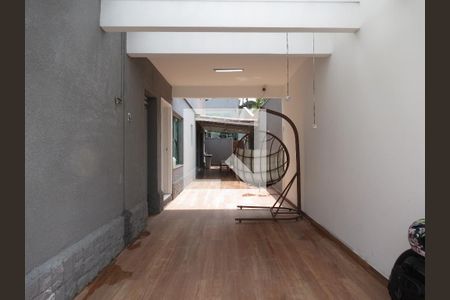 Casa para alugar com 392m², 5 quartos e 6 vagasEntrada Corredor Externo