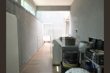 Casa para alugar com 392m², 5 quartos e 6 vagasLavanderia