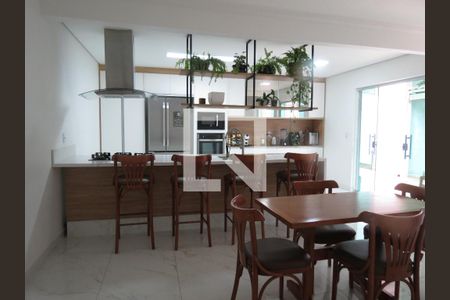 Casa para alugar com 392m², 5 quartos e 6 vagasCozinha