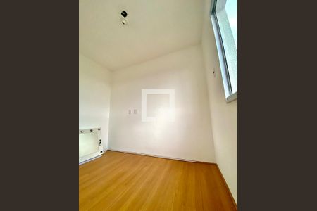 Quarto 1 de apartamento para alugar com 2 quartos, 49m² em Bonsucesso, Rio de Janeiro