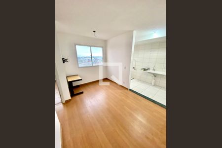 Sala de apartamento para alugar com 2 quartos, 49m² em Bonsucesso, Rio de Janeiro