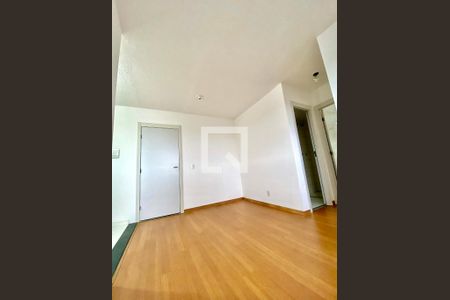 Sala de apartamento para alugar com 2 quartos, 49m² em Bonsucesso, Rio de Janeiro