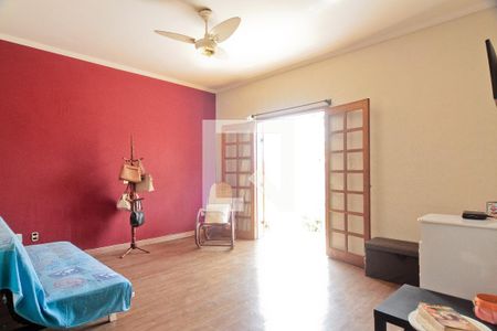 Casa à venda com 139m², 4 quartos e 2 vagasSuíte