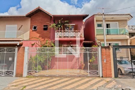 Casa à venda com 139m², 4 quartos e 2 vagasFachada