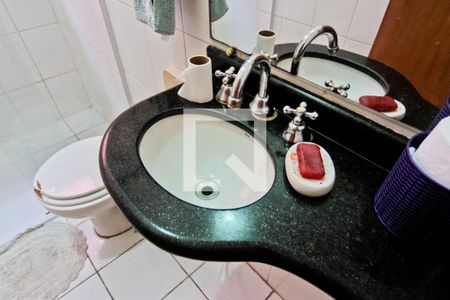 Casa à venda com 139m², 4 quartos e 2 vagasBanheiro