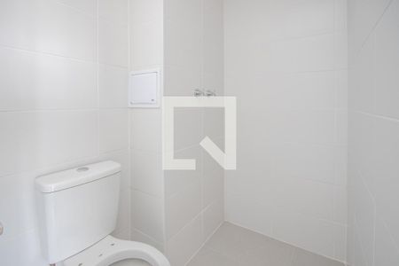 Banheiro de kitnet/studio para alugar com 1 quarto, 30m² em Jardim das Acacias, São Paulo