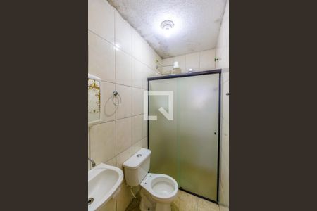 Banheiro de casa de condomínio para alugar com 1 quarto, 50m² em Nova Mirim, Praia Grande