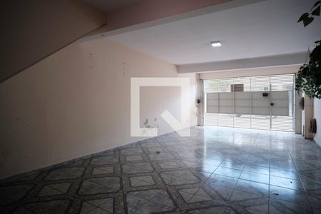 Casa à venda com 215m², 4 quartos e 4 vagas Casa à venda com 215m², 4 quartos e 4 vagasGaragem