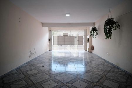 Casa à venda com 215m², 4 quartos e 4 vagas Casa à venda com 215m², 4 quartos e 4 vagasGaragem