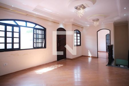 Casa à venda com 215m², 4 quartos e 4 vagas Casa à venda com 215m², 4 quartos e 4 vagasQuarto 3