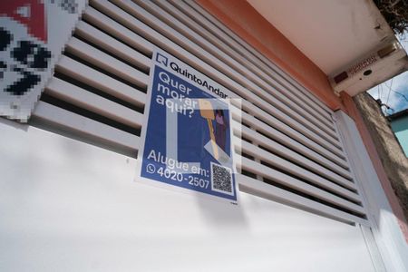 Casa à venda com 215m², 4 quartos e 4 vagas Casa à venda com 215m², 4 quartos e 4 vagasPlaquinha