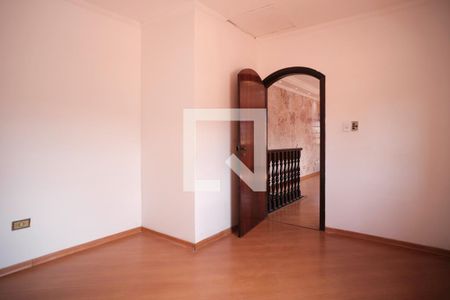 Casa à venda com 215m², 4 quartos e 4 vagas Casa à venda com 215m², 4 quartos e 4 vagasQuarto 4