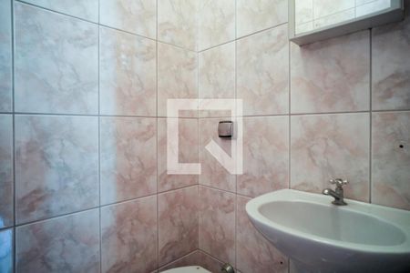 Casa à venda com 215m², 4 quartos e 4 vagas Casa à venda com 215m², 4 quartos e 4 vagasBanheiro da Área gourmet