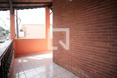 Casa à venda com 215m², 4 quartos e 4 vagas Casa à venda com 215m², 4 quartos e 4 vagasVaranda