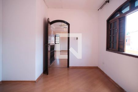 Casa à venda com 215m², 4 quartos e 4 vagas Casa à venda com 215m², 4 quartos e 4 vagasQuarto 4