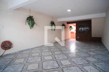 Casa à venda com 215m², 4 quartos e 4 vagas Casa à venda com 215m², 4 quartos e 4 vagasGaragem