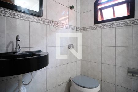 Casa à venda com 215m², 4 quartos e 4 vagas Casa à venda com 215m², 4 quartos e 4 vagasBanheiro 1