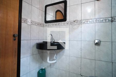 Casa à venda com 215m², 4 quartos e 4 vagas Casa à venda com 215m², 4 quartos e 4 vagasBanheiro 1