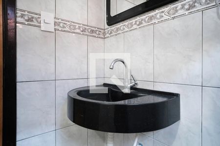 Casa à venda com 215m², 4 quartos e 4 vagas Casa à venda com 215m², 4 quartos e 4 vagasBanheiro 1