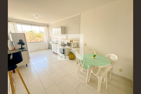 Sala  de apartamento para alugar com 2 quartos, 50m² em São João do Rio Vermelho, Florianópolis