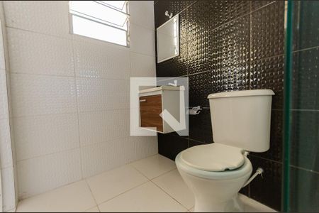 Banheiro de casa para alugar com 1 quarto, 34m² em Piqueri, São Paulo