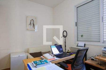Apartamento à venda com 207m², 3 quartos e 3 vagas Apartamento à venda com 207m², 3 quartos e 3 vagasEscritório