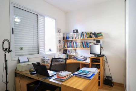 Apartamento à venda com 207m², 3 quartos e 3 vagas Apartamento à venda com 207m², 3 quartos e 3 vagasEscritório