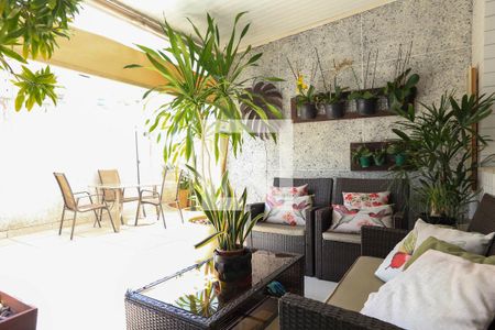 Apartamento à venda com 207m², 3 quartos e 3 vagas Apartamento à venda com 207m², 3 quartos e 3 vagasVaranda gourmet